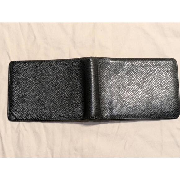 Louis Vuitton Multiple Wallet in Black Epi - Picture 5 of 8